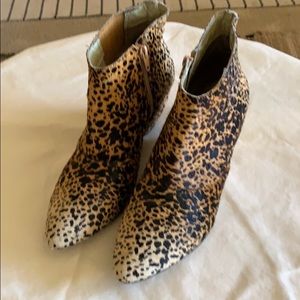 Matisse women’s leopard wedges booties